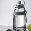 Garrafas de água 1pc 2l Capacidade de grande capacidade O calor de garrafa de plástico e uma copa esportiva resistente à gota