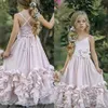 Boho hellrosa Blumenmädchen Kleider Hochzeit Eine Linie handgefertigte Blumen Appliken abgestufte Kleider Kinder formelle Kleidung für Geburtstagsfeiers Ppliquen