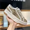 Designer Women Casual Shoes Italy Lågtyg 1977 Hög toppbrev Högkvalitativ sneaker Beige Ebony Canvas Tennis Shoe Luxury Tyg TRIMS Tjocksolade skor