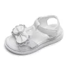 Sapato infantil garotinha solo macio sapatos casuais sapatos de princesa moda sandals de arco de praia de diamante de diamante novos sandálias Sandals 240408