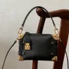 مرآة جودة الأزياء Crossbody Bag Side Strunk Crockers الجلود الجلدية المعدنية قفل القفل حقيبة يد عتيقة مسامير بريديس 18 سم مع مربع أصلي L040