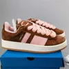 Kvinnors designer av högsta kvalitet 00s skor dammlasten klar rosa gummi kristall vit svart og original avslappnad låg tränare mocka läder plattform platt sneakers