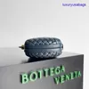 Botega Knot Evening Bag Minaudiere Clutch Womens Designer Väskor mjuk vadderad eller foulard intreccio lammskinn läder med signatur Metallisk knutlås stängning 6n4j