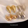 Boucles d'oreilles S925 Silver Needle Metal Geométrie Gérométrie d'eau et pour le charme d'anniversaire de premier ordre pour femmes