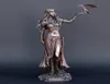Декоративные объекты статуэтки статуи смолы Морриган Селтская богиня битвы с бронзовой отделкой меча.