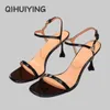 Sandalen 2024 Sommer handgefertigtes Patent Leder Schnalle-Straße Huf Heels Frau Stiletto Ladies Büro Dame Pumps Sapato Feminino