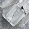 2024 سترة بيضاء صدر طية صدرية كارديجان مع مصمم حزام واحد من الأكمام طويلة الأكمام طويلة سترات 30113