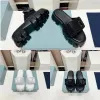 Kvinnlig designer tjocka botten tofflor Glitter borr scuffs strand tofflor utanför skor muffin plus höga sandaler bekväma 6 cm