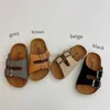 Sapatos de bebê sapatos de bebê macio 2023 verão nova versão coreana meninos e meninas fora da moda Sandálias de praia