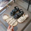 Zomer nieuw klein meisje open teen Koreaanse editie Romeinse sandalen voor meisjes zachte zool comfortabele en minimalistische strandschoenen trend