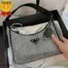 Nowy kryształowy designernista marka mody Diamond Underarm Triangle dama ramię w podtrzeniu Black Pochette Torka męska mens crossbody clutch torebka