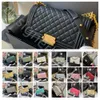 Pure Black Diamond Plaid Style Bags Designer Handväska Enkelt mode klassiskt modern stilfull sälj totes väskor bo med allt