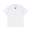 Parda Designer Luxury 2024 Triangle d'été Emblem Brand de mode Couple à manches courtes T-shirt à manches courtes polyvalentes pour hommes et femmes