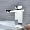 Robinets de lavabo de salle de bain robinet cascade Basin Basin froid et mélangeur à eau Tap à poignée mono-trou du corps en laiton