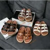 Дизайнерские мужские лоферы Mule Sandals Sandals Стеклянные туфли Gladiator Slippers Винтажные кожаные белые мулы со скользкими женскими сабо