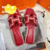 Designer Slippers New Slippers Womens Summer Fashion Wear Leather Net Red Versatile Flat Shoes Beach Korean Tourism One Word Sandals