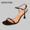 Sandalen 2024 Sommer handgefertigtes Patent Leder Schnalle-Straße Huf Heels Frau Stiletto Ladies Büro Dame Pumps Sapato Feminino