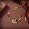 Charm Armband Boutique Gift Clover Necklace 925 Silver Crystal Armband Vintage Design Gold Plated Letter Armband New Girl Designer Brand Womens Jewelry240408