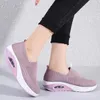 Scarpe casual Donne a maglia Sneaksrs Slip traspirante in piatto comodi più dimensioni Piattaforma pesante piattaforma Zapatos Mujer