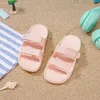 Pantofole estate pancipers casual a colori solidi scarpe da spiaggia per ragazzi bagni scarpe anti-slip per bambini morbido suolo comodo pantofole 240408