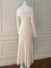 Robes décontractées yigelila Fashion Femmes tricoter la robe longue élégante cou de slash au large de l'épaule solide A-line-langle 68345