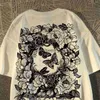 T-shirt maschili American American Retro Flower Butterfly Stamping T-shirt per uomini e donne Trend di moda estivo Coppia comoda Top a maniche corte H240408