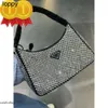 Nowy kryształowy designernista marka mody Diamond Underarm Triangle dama ramię w podtrzeniu Black Pochette Torka męska mens crossbody clutch torebka