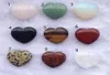 Reiki Minerals Forma del cuore Crystal Natural Quartz Chakra Healing in pietra piena gemma pietra regalo fai -da -te decorazioni per la casa gioielli fatti a mano XB18049418
