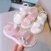 Slipper 2023 Nouvelles filles sandales quittent les chaussures pour enfants de la mode