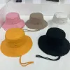 Cappelli da sole Designer Cappello Bucket per donne Luxury Mens Fashion Tela Denim Beach Hat Casquette Bob Cappelli a bordo Cappello da sole estivo con adda