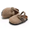 Slipper Child Baby Boys Mädchen warm warm Fuzzy Slipper Plüsch Sandalen Kork Kunstfell Flats Kleinkind Vorkader Slipper Elastizier Rückengurt 240408