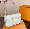 2024 Çanta Tasarımcı Çantalar Lüks Crossbody Subaxiller Bag Ünlü Mektup Leydi Omuz Çanta Deri Perçin Cüzdan Moda Kadınlar