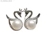 チャーム2024cute and sweet n pearl earrings for women simple white earringsバースデーパーティージュエリーアクセサリーギフト240408