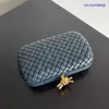 Botega Knot Evening Bag Minaudiere Clutch Womens Designer Väskor mjuk vadderad eller foulard intreccio lammskinn läder med signatur Metallisk knutlås stängning 6n4j