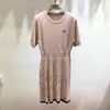 Diseñadores letras Mujeres Knits Vestes Vestidos de moda Camisas casuales de moda Faldas cortas de Damas de Damas2024