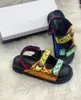 Nya kurt geiger sandaler plattform tofflor kvinnor sömmar lyxig regnbåge sommar platt strand sandal designer glider skor örn huvud diamant krok loop mens hwewed