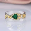 Cluster anneaux Huitan Vintage Hollow-out Ring Evening Dance Party Party Green Stone Graceful Dwo Tone Rings Bijoux pour Mère Gift240408