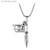 Pendant Necklaces Creative Vintage Mini Tattoo Machine Necklace Punk Style Tattoo Gun Pendant Necklace Women Men Hip Hop Jewelry240408