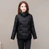 여자 트렌치 코트 2024 가벼운 및 면화 패딩 재킷 부드러운 겨울 여성 두껍게 따뜻한 옷을 느슨하게하는 파카 스 t206
