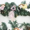 Fleurs décoratives 270 cm Couronne de rotin artificiel avec lumières Consiels de pin Berries Noël Fake Green Plantes suspendues Decor
