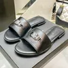 Designer Slifori di lusso Classico Sandals Classico Fascificabile Cucciolo piatto a cuneo intrecciato intrecciato per il turismo delle vacanze Women Slivers