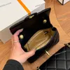 Zwei große Perlen Dekoration Frauen Designer Umhängetaschen Lambleder Leder Klassiker Klassiker Gold Hardware Matelasse Kette 18/22 cm Damen Luxus Brieftasche Kreuzkörperhandtasche