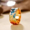 Clusterringe Huitan handgefertigter Emaille Ring für Frauen farbenfrohe Federmuster Goldfarbe Kubikzirkonia Ring Romantische Brauthochzeit Schmuck240408