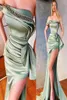 Mint Green Plus Size Aso Aso Ebi Mermaid Crystals Sexy Prom Dress Bress Brit Brandless High Split Satin Party SE8128471