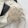 Axelväskor trendiga halmväska för kvinnor handvävd blomma handväska rund messenger stor kapacitet blixtlås crossbody