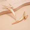 Charm Exaggerated Geometry Long Curved Drop Earrings Fashion Aesthetics Thick Metal Triangular Earrings Womens Trendy Stage Jewelry240408