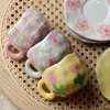 Tazas hermosas tazas de forma irregular hechas a mano con platillos de cerámica pintada a mano tulipan tulipan copa de flores juego para regalos de té de café