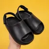 Slipper Children Slippers Summer Eva Толстая подошва с твердым цветом детские мягкие не скользящие пляжные туфли мальчики девочки слайды для ванной комнаты 240408