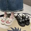 Sandals Bow Pu String perla moderno Shinestones Sumpi Summer Scarpe da donna Summer 2024 Fashion Elastic Band Flat with Mid Tach