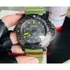 Surveillez les hommes Luxury Mens Automatic Mechanical Designer Watch Submersible 44mm Swiss Movement Mouvement Sport